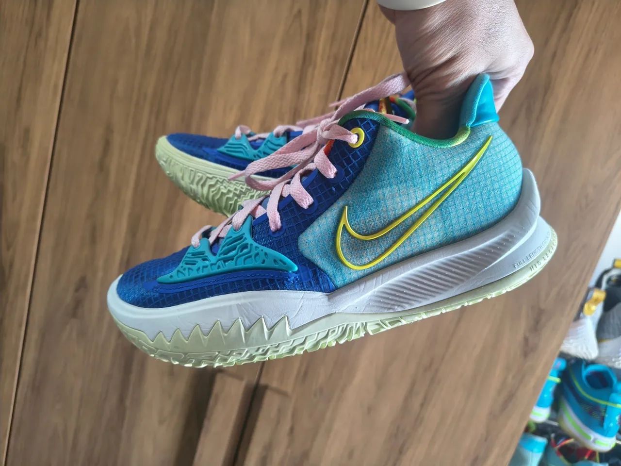 Tênis Basquete Nike Kyrie 4 Low - 39 - Foto 3