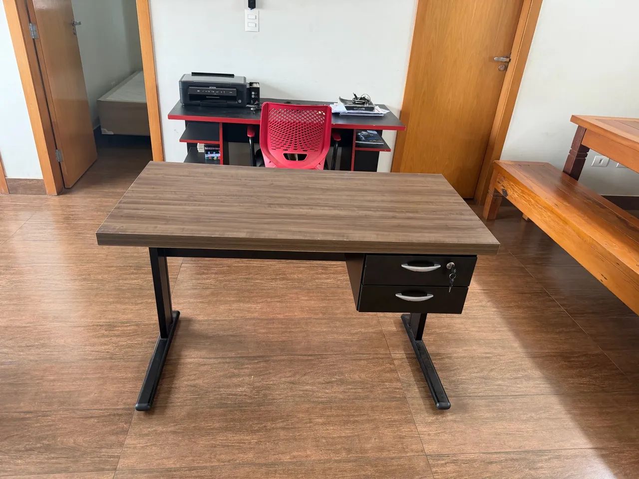 Mesa de escritório semi nova - Foto 4