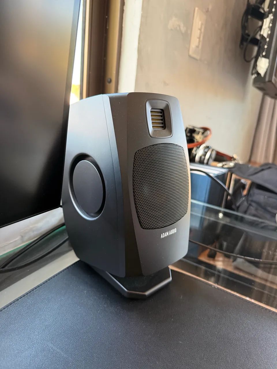 ADAM Audio D3V - Par de Monitores de Referência