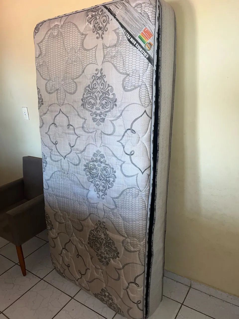 Vendo Colchão de solteiro + Base - Foto 4