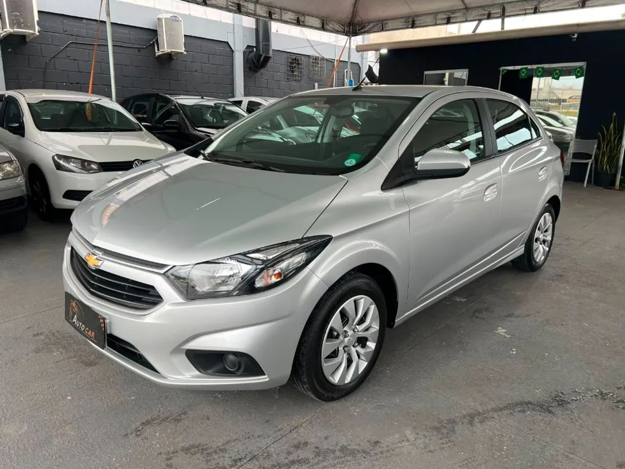 Chevrolet Onix Hatch LT 1.4 8V Flex Mec. 4P 2017 - Foto 4