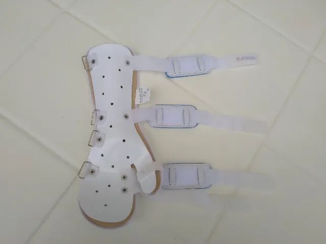 Tala De Pvc Punho Mão Dedos Salvapé 40130 Esquerdo  - Foto 4