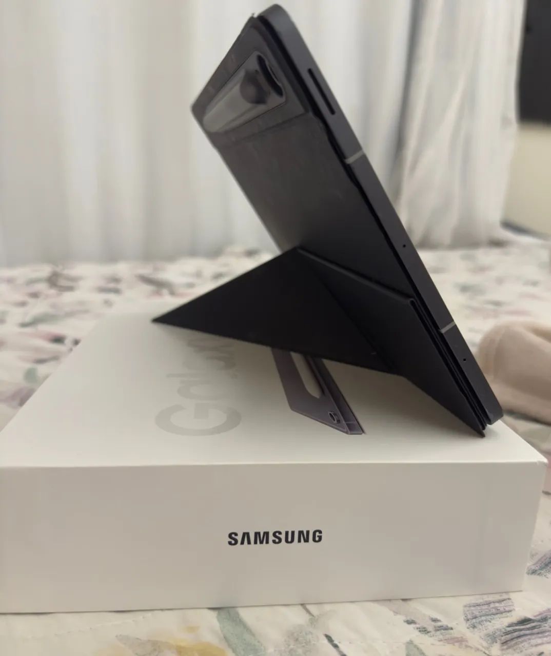 Vende- se tablet S10FE semi novo - Foto 2