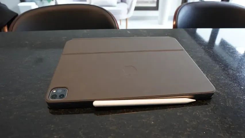 iPad Pro 12,9 M2 256GB + Magic Keyboard + Pencil 2 Usado - Foto 3