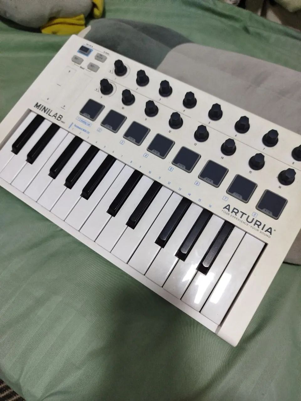 Controlador Mid Arturia  - Foto 3