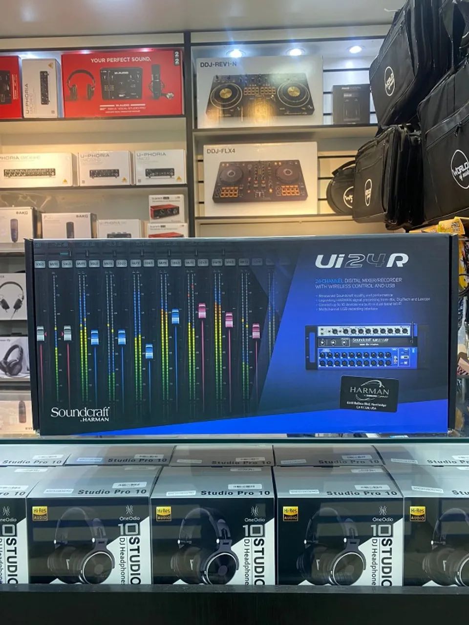 Mesa de Som Digital Soundcraft UI24r Oferta World Of Music - Aparelhos ...