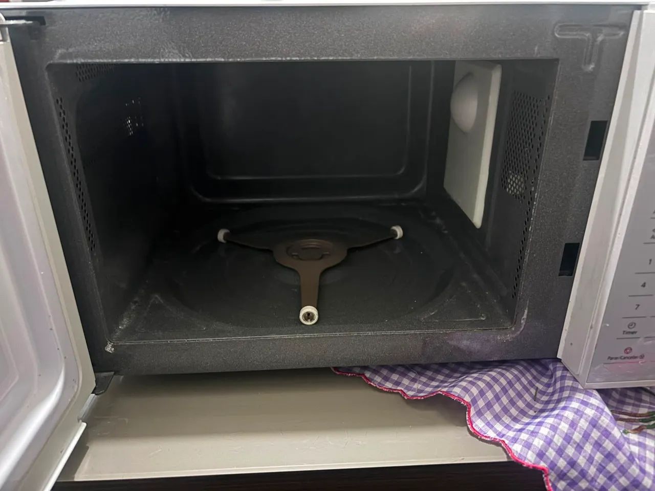 Micro-ondas Panasonic Branco 21L Para Conserto ou Peças - Foto 2
