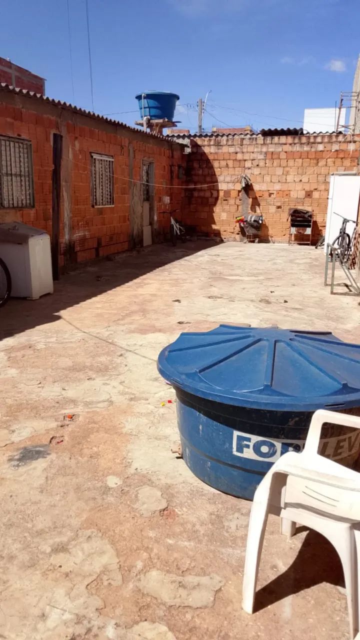 Vendo ou troco casa no itapoã  - Foto 2