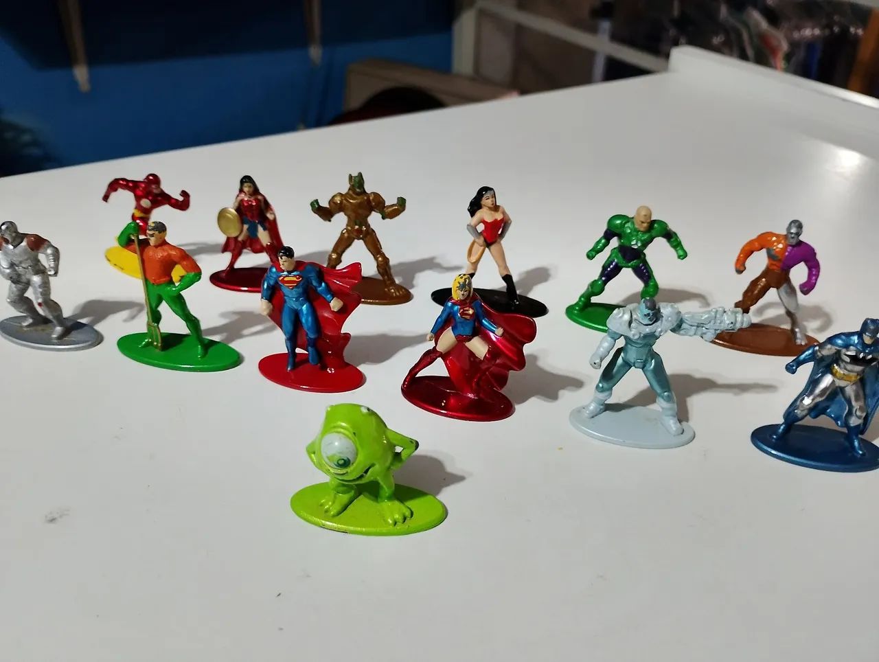 13 miniaturas DC comics