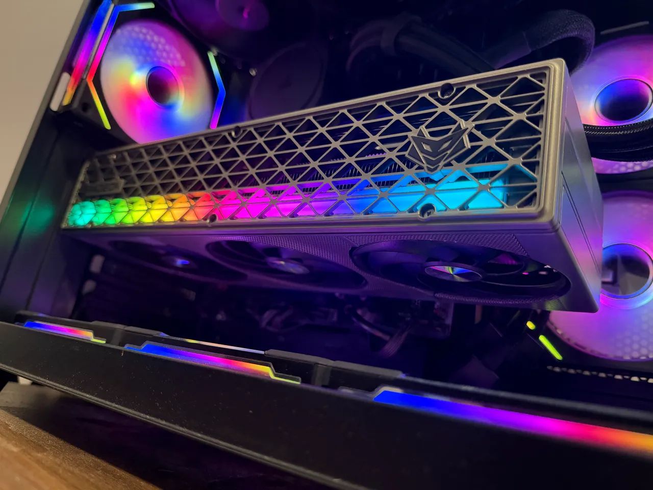 RX 9070 XT 16GB SAPPHIRE NITRO+ - Foto 4