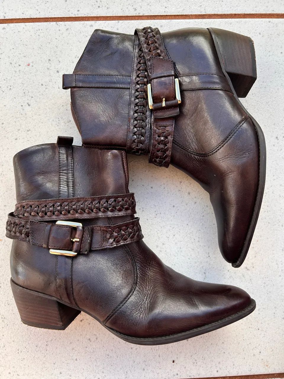 Bota Couro 37