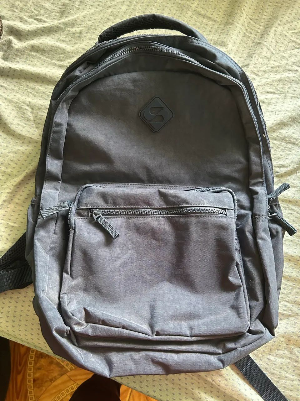 Vendo mochila College Crinkle