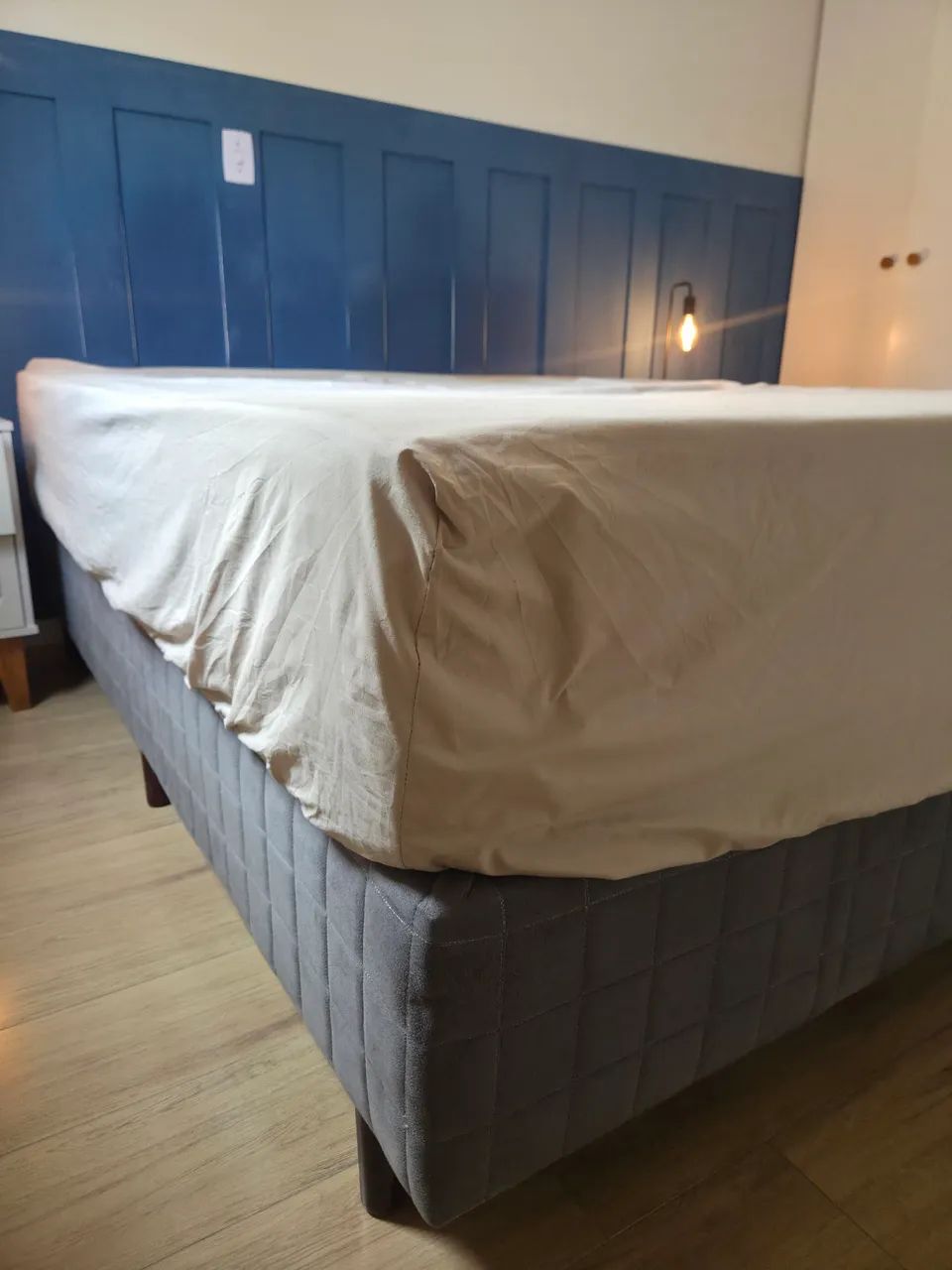 Box QUEEN size (1.58 x 1.98)