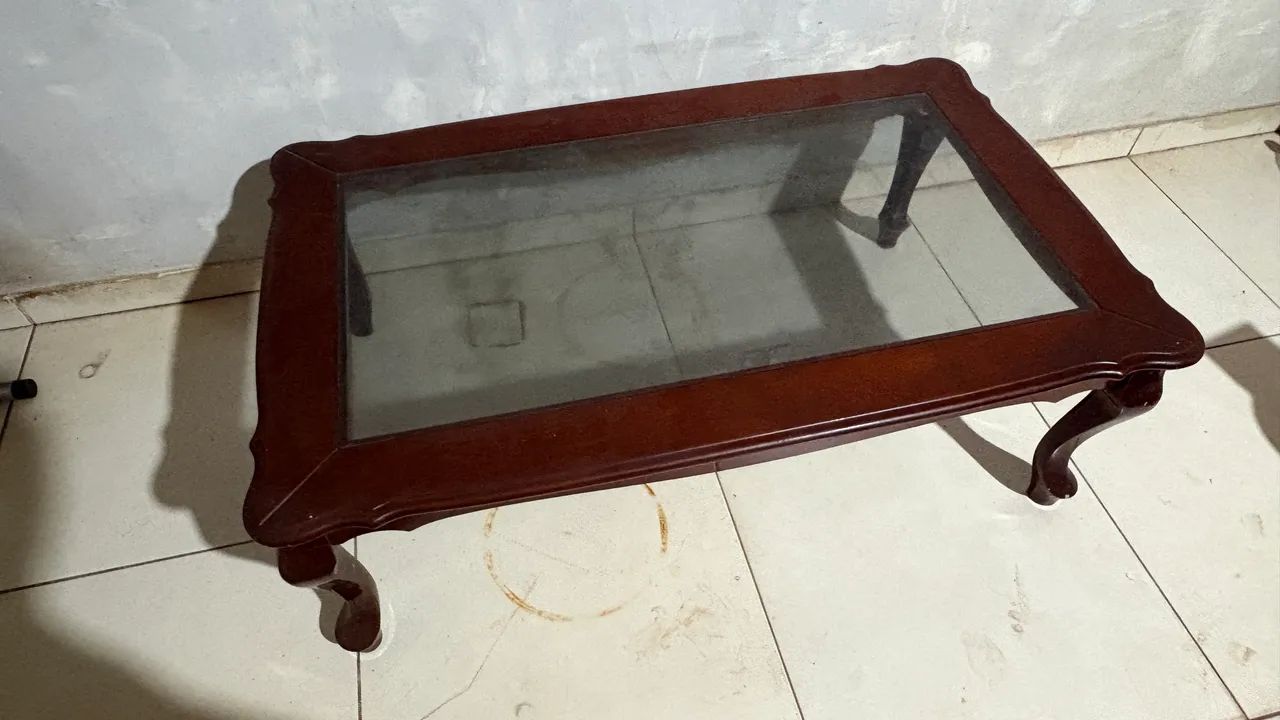 Mesa de Centro em Madeira Maciça com Tampo de Vidro - Foto 2