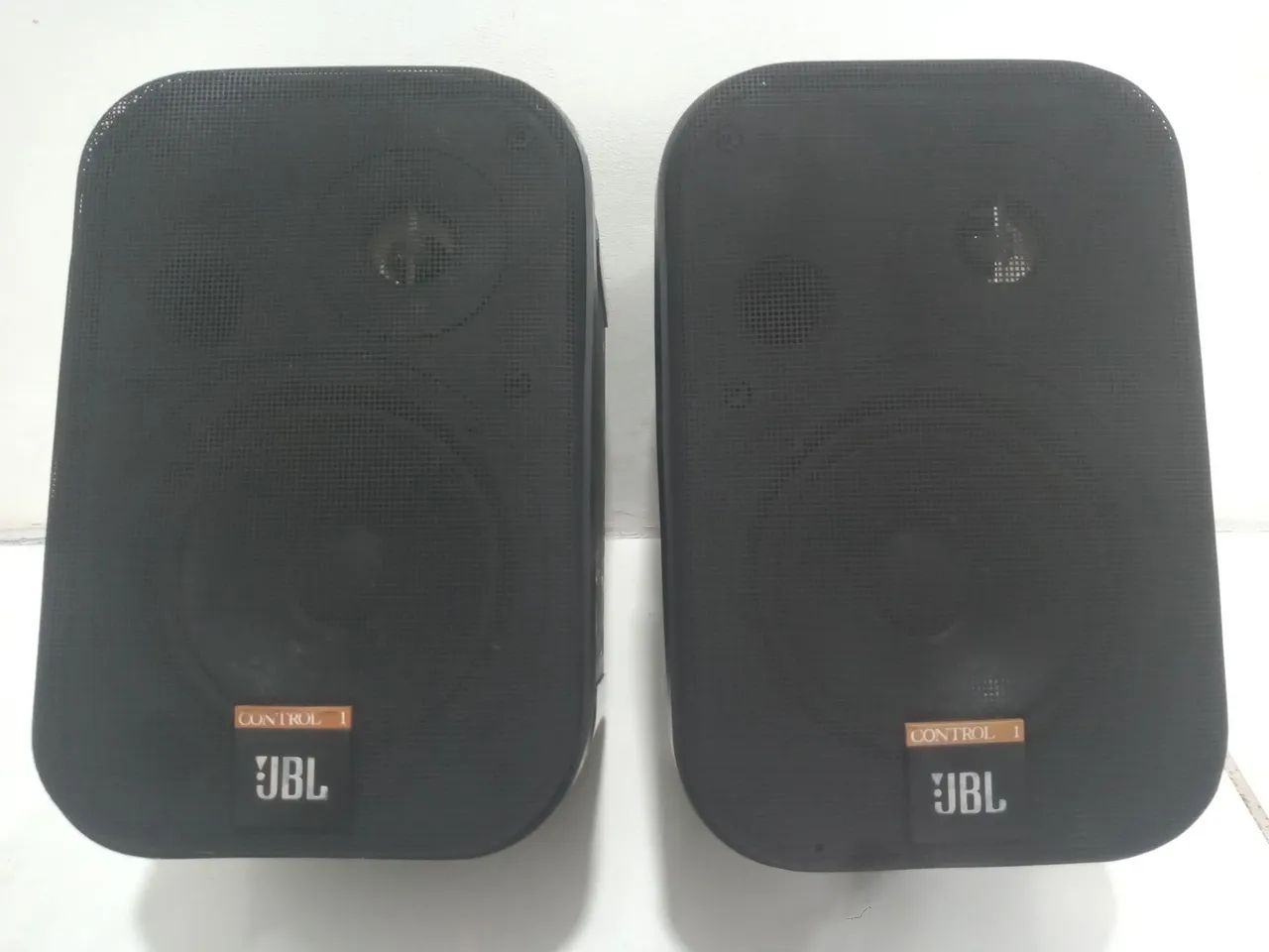 Caixas passivas JBL