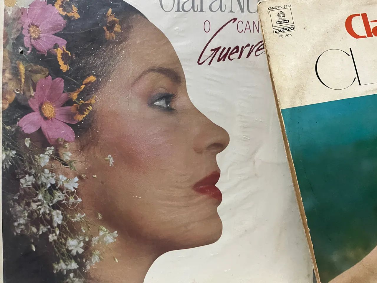 Dois discos vinil clássicos são "Claridade" (1975) - Foto 3