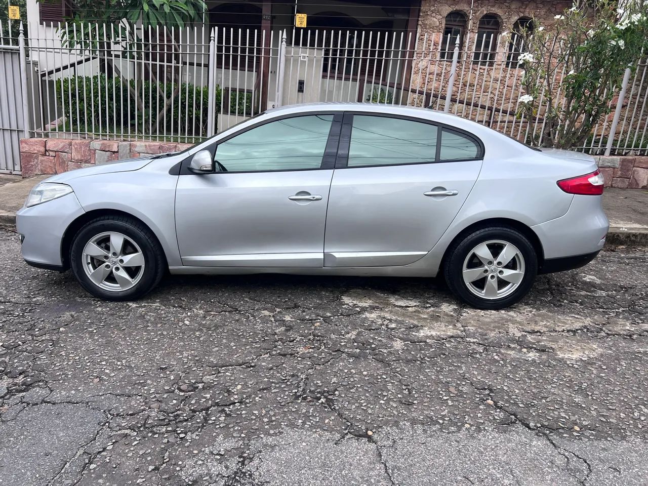 Renault Fluence FLUENCE Sed. Dynamique 2.0 16V FLEX Aut. 2012