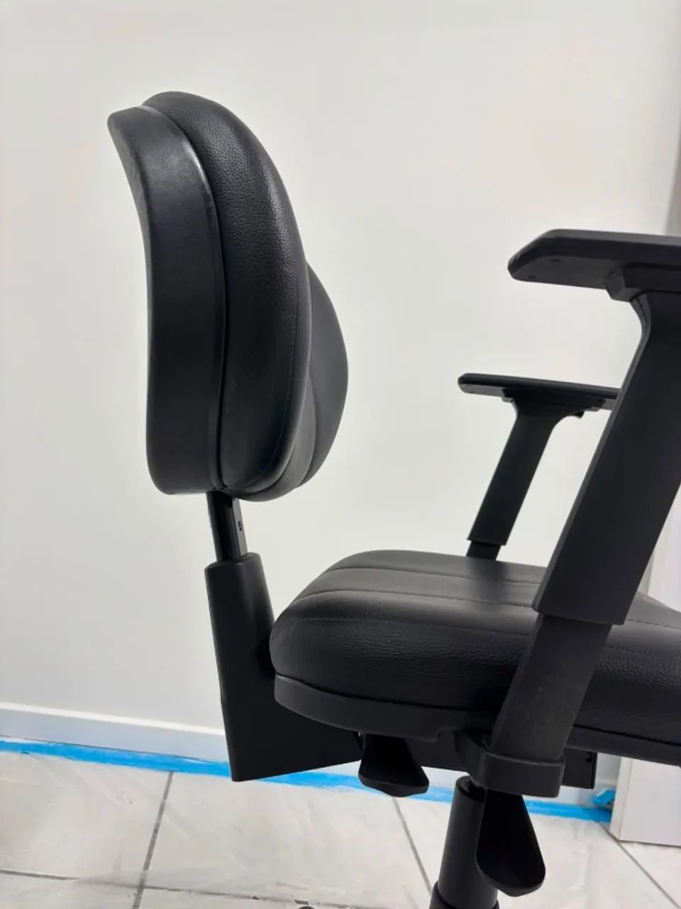 Cadeira de Escritório em Excelente Estado - Foto 2
