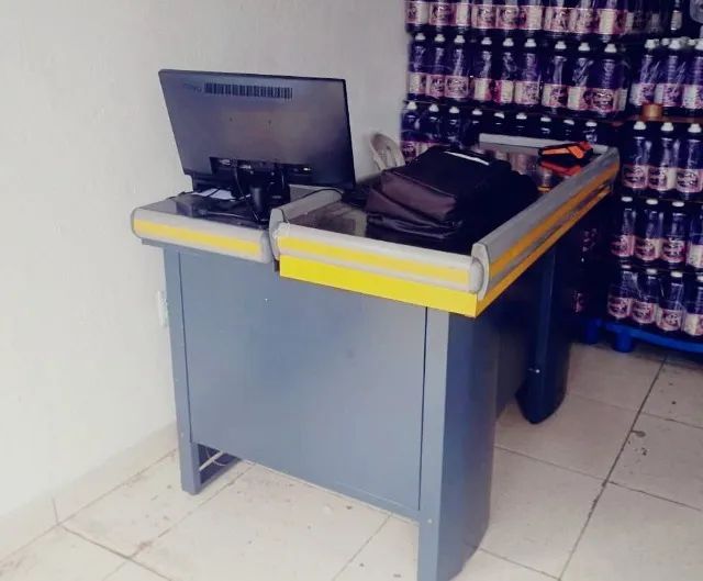 Vendo ou Troco Distribuidora em funcionamento no segmento de produtos de limpeza - Foto 2