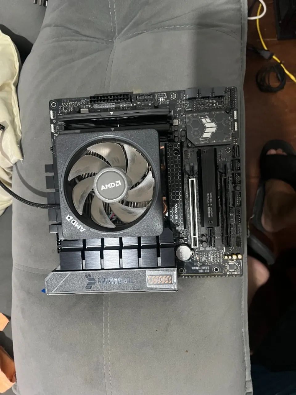 Kit Processador Ryzen 7 7700 + ASUS TUF Gaming B650M?Plus + Corsair DDR5 VENGEANCE 32GB 