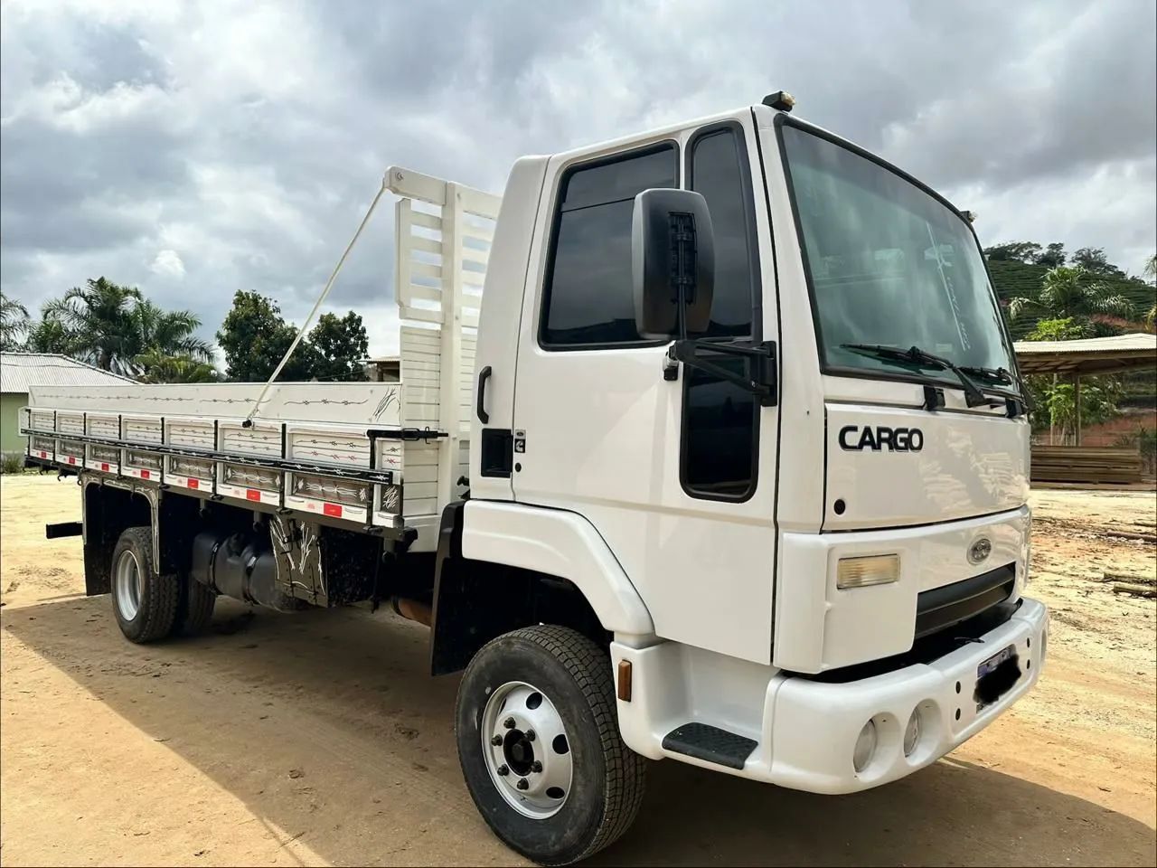 Cargo 815 R$210.000,00 - Foto 3