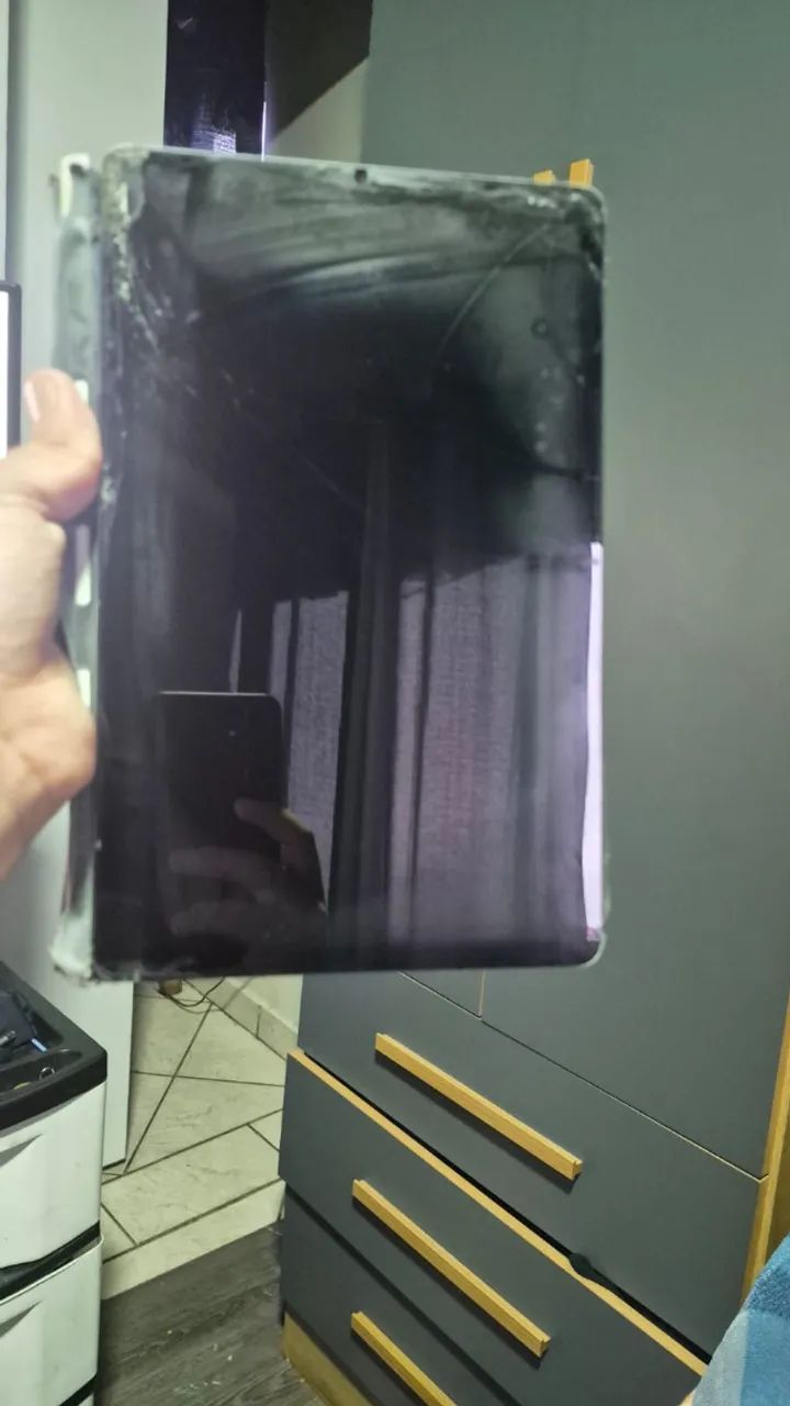 Tablet s6 lite - funcionando perfeitamente, apenas com o vidro trincado (display intacto)