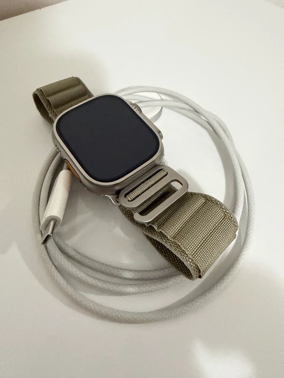 Apple Watch Ultra 49mm Titânio