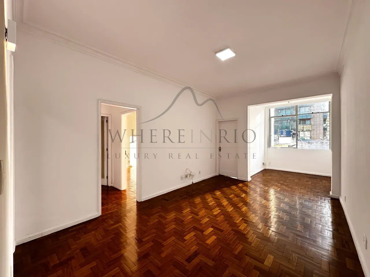 Apartamento amplo e semi mobiliado em Ipanema