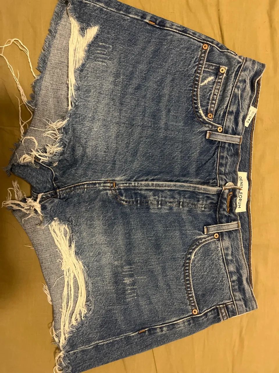 Short jeans