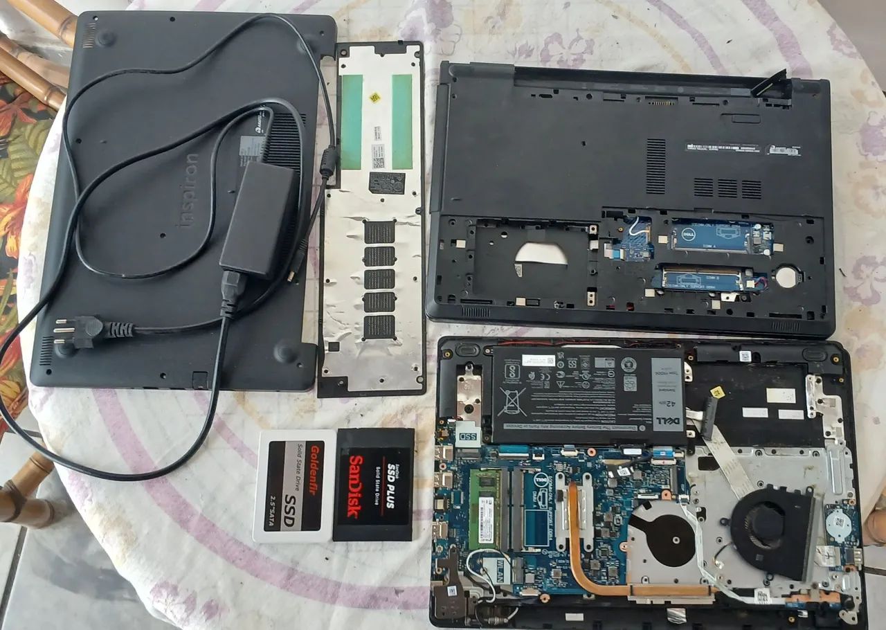 Vendo 2 notebook para conserto ou retirada de peças