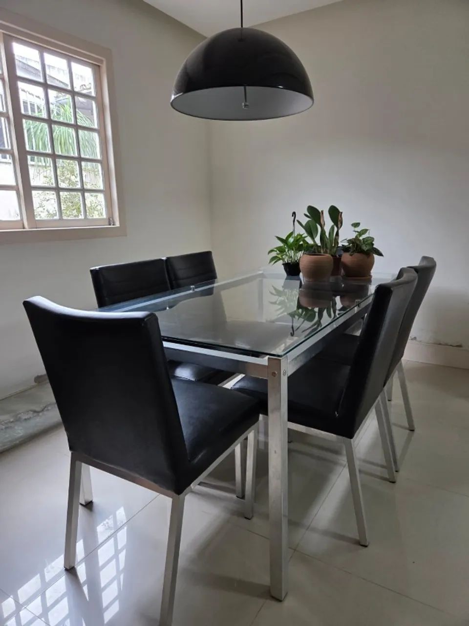 Mesa de jantar com 6 cadeiras em excelente estado - Foto 2