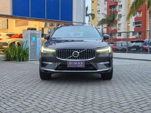 Volvo XC-60 T-8 Plus 2.0 AWD (híbrido) 2025