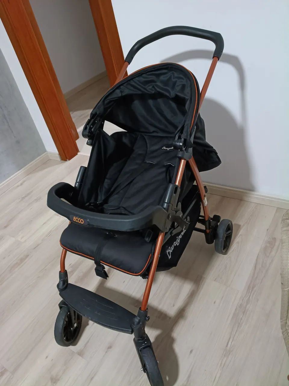 Vendo carrinho, bebê conforto e base Burigotto. - Foto 3