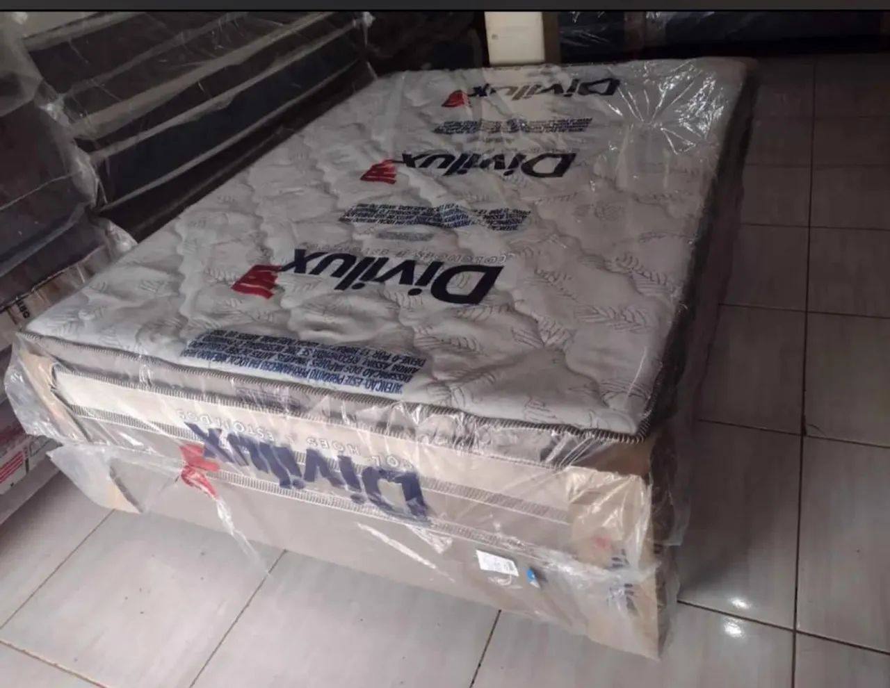 Cama de casal da divilux com pillow top