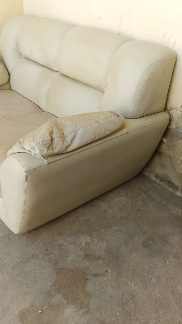Sofá de 2 lugares Usado - Foto 2