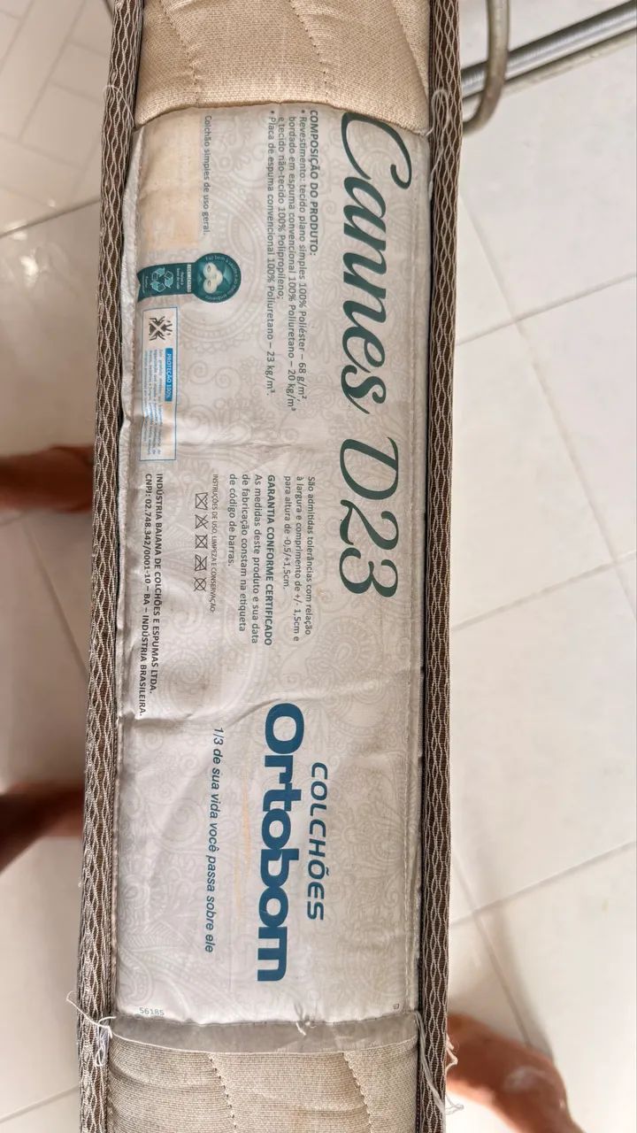 Vende-se cama com colchão de solteiro  - Foto 2