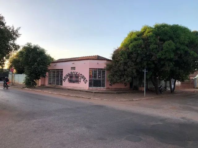 Vende-se imóvel comercial e residencial de esquina - aproximadamente 515 m²
