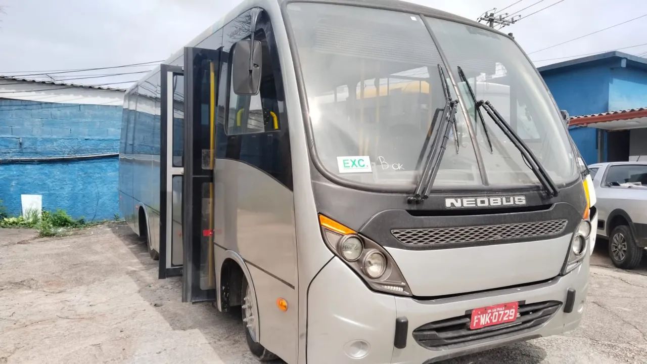 ESCOLAR 45 LUGARES PRONTA ENTREGA COM AR CONDICIONADO 