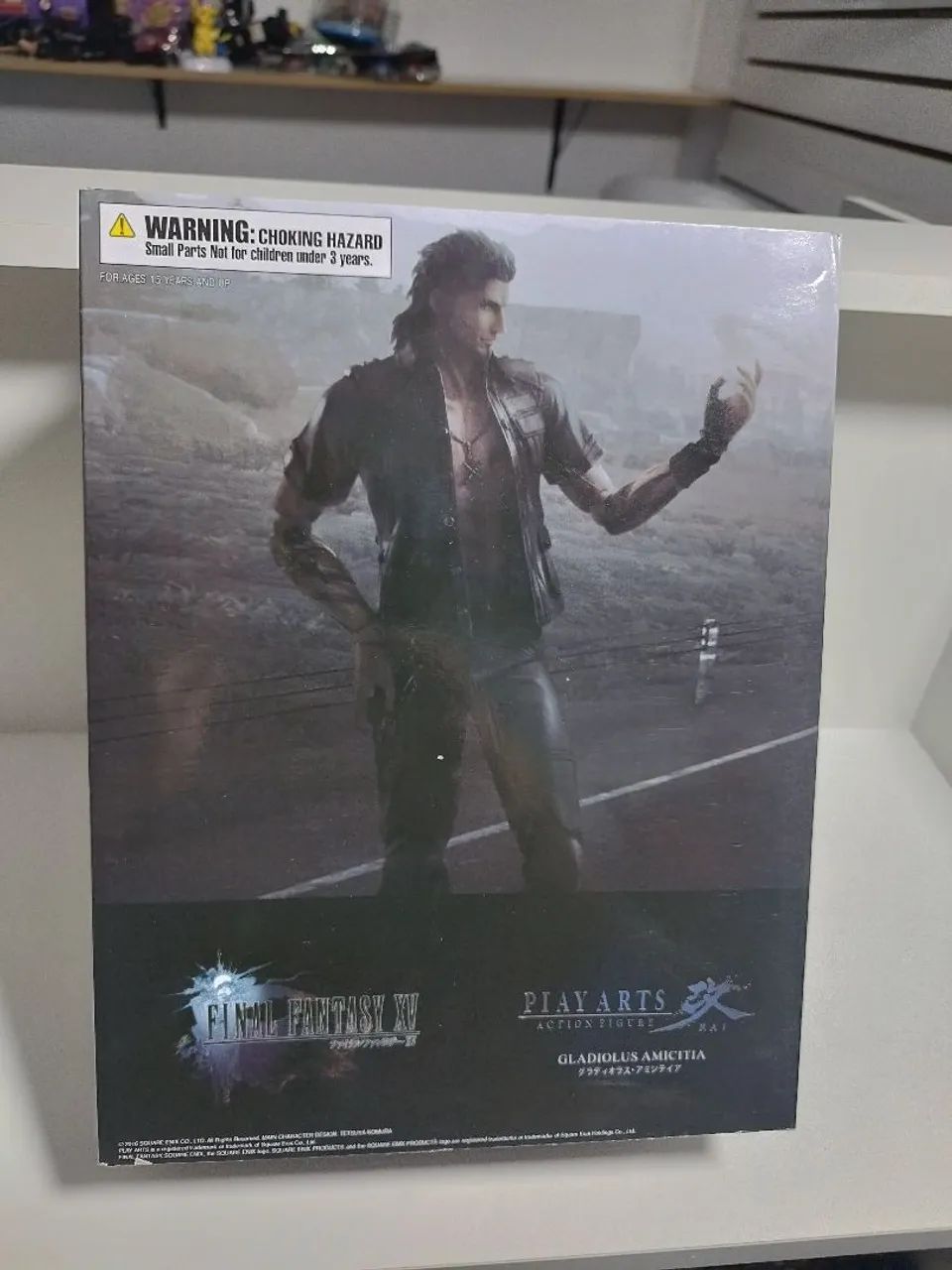 Boneco - play arts final fantasy 