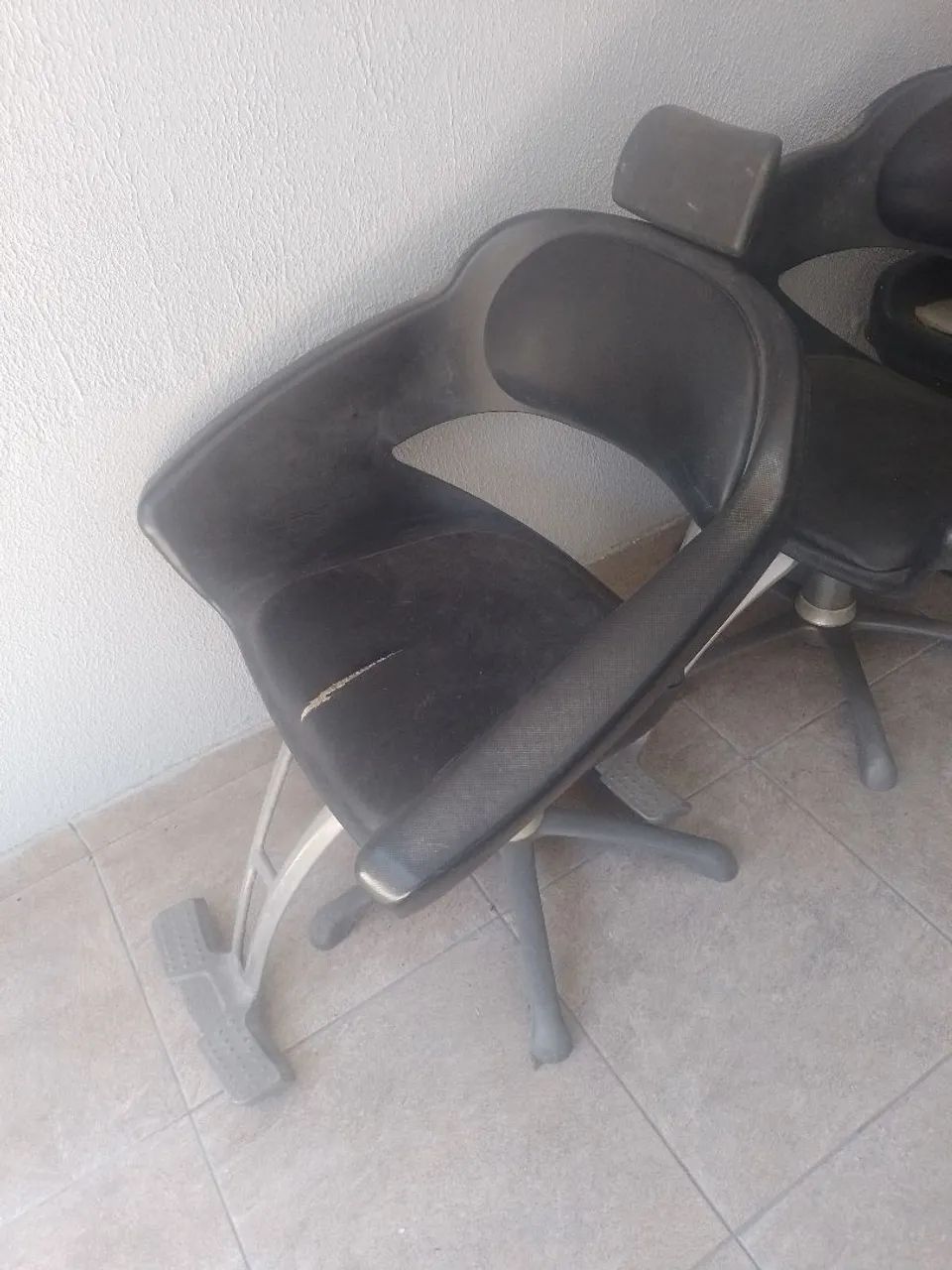 CADEIRA DE BARBEIRO ( 350 e 250 ) - Foto 2