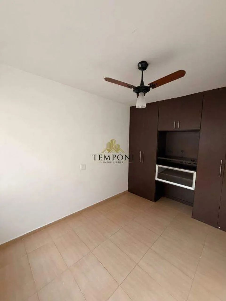 Excelente casa de dois pavimentos com 3 quartos e 3 vagas de garagem - Foto 5