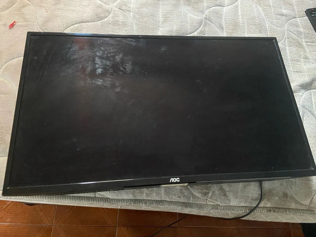 TV Smart AOC com controle