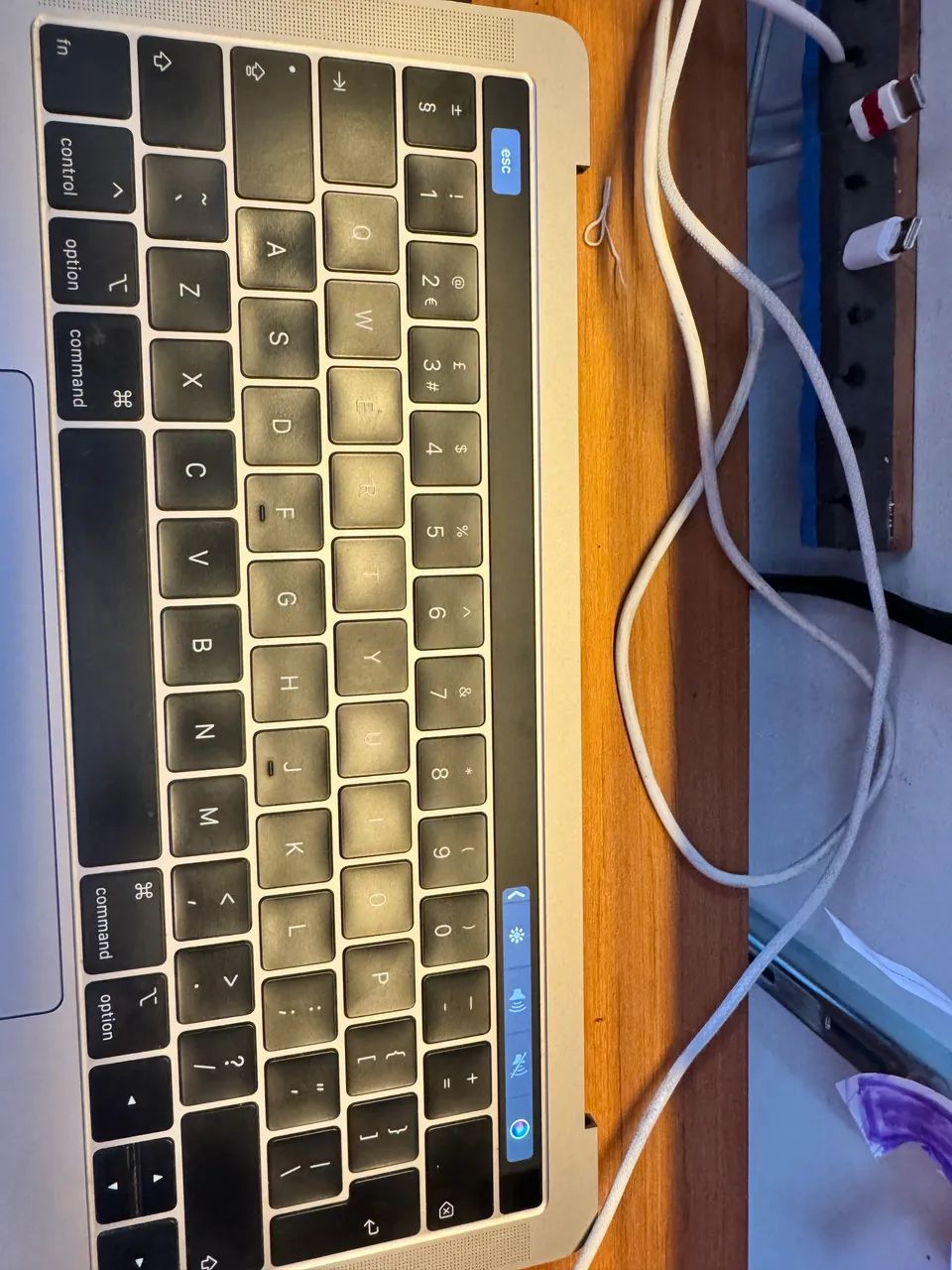 Touch Bar Original MacBook Pro 13 A2159 2019 Funcionando
