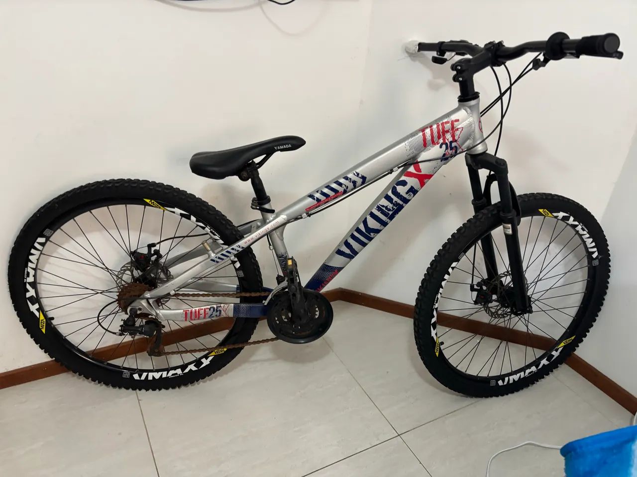 Bicicleta Vikingx Tuff 25 Câmbios Shimano freios a disco
