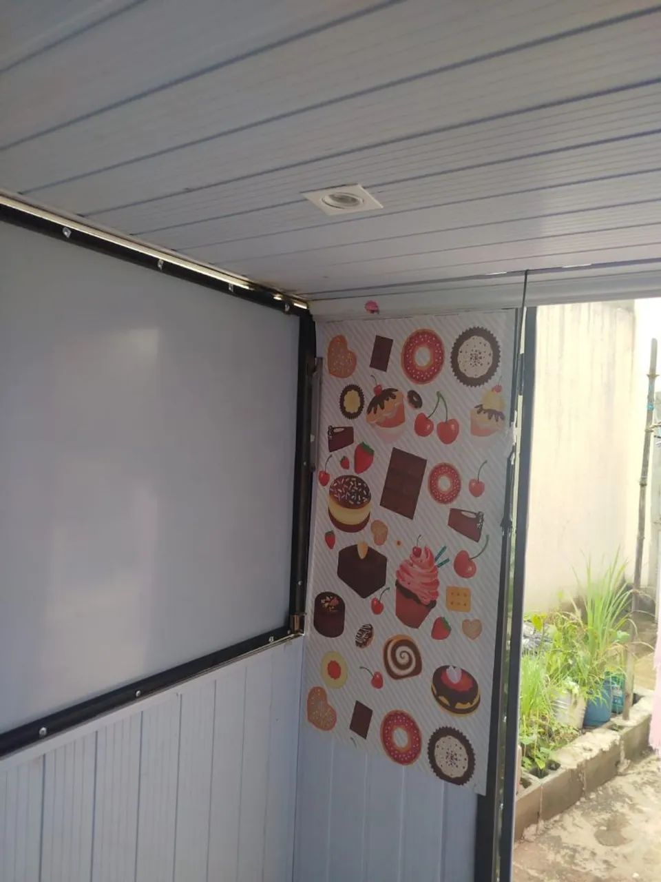 Vende ade um treiele com rodas