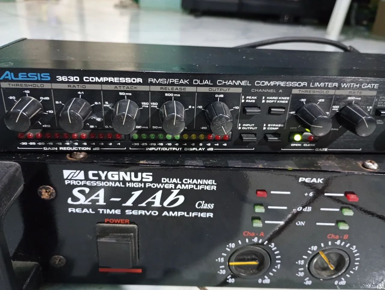 Compressor Alesis 3630 - Foto 4