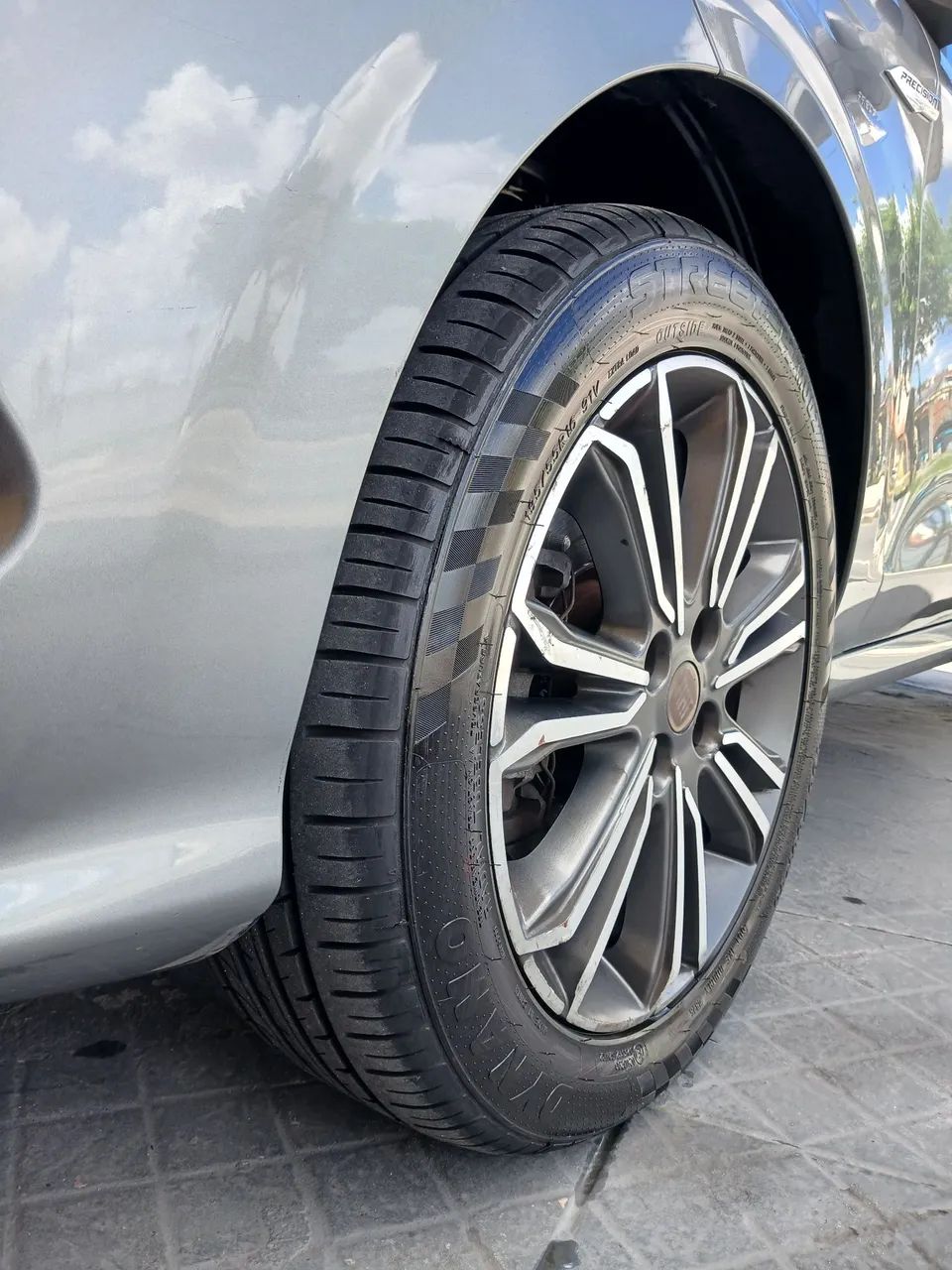Fiat Cronos Precision 1.8 16V Flex Mec. 2019 - Foto 4