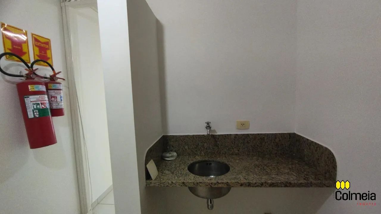 Sala Comercial de Esquina excelente visibilidade - Foto 11