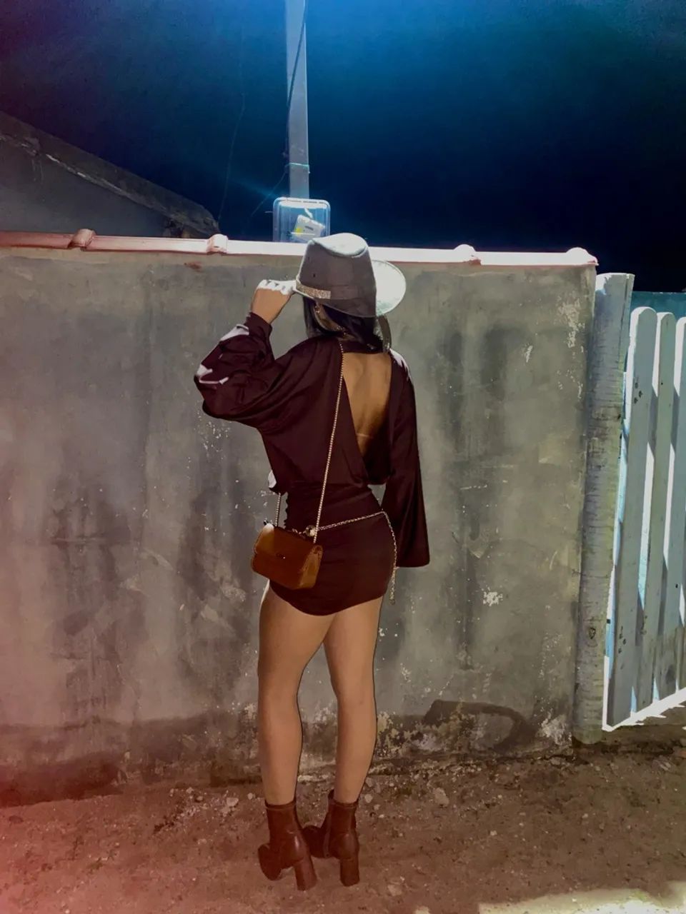 vestido marrom costa aberta  - Foto 3