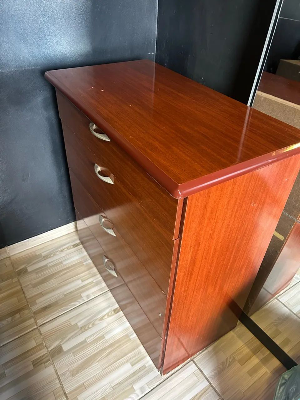 Vende-se cômoda 4 gavetas  - Foto 2